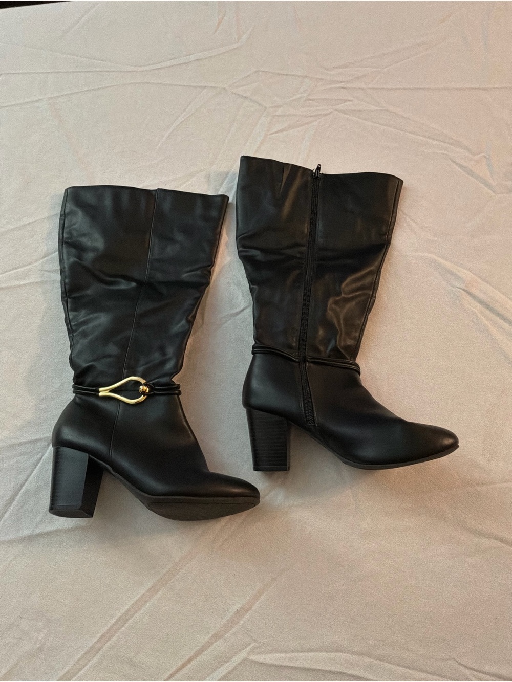 **** dexflex comfort Black Mid-Calf Heeled Boots with Gold Accent Hardware ****
